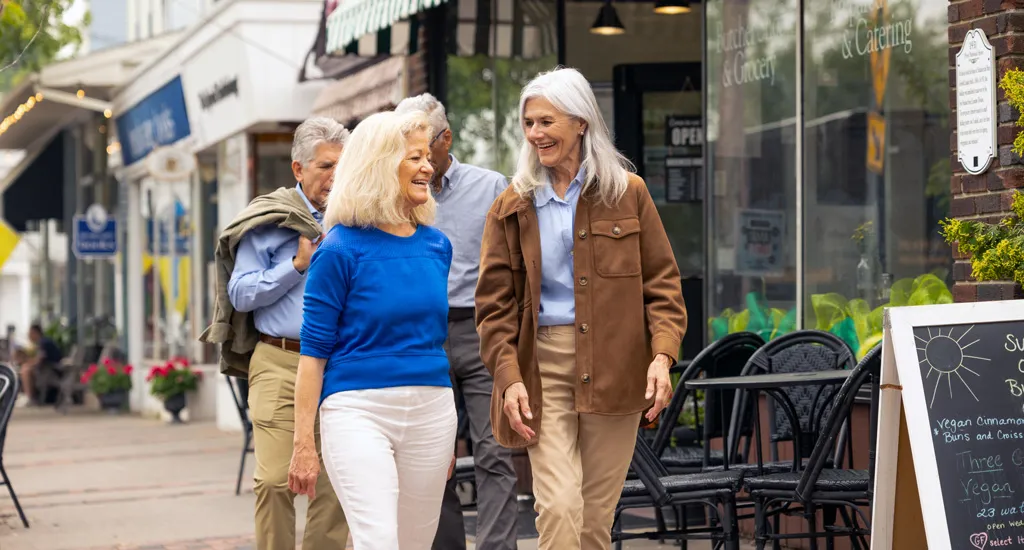 Wildewood Downs | Columbia SC | Lifestyle EW Couples Walking 01