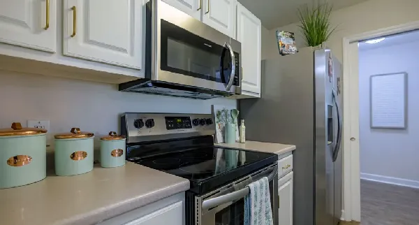 Wildewood Downs | Columbia SC | Villa Apartment Interior Kitchen 01